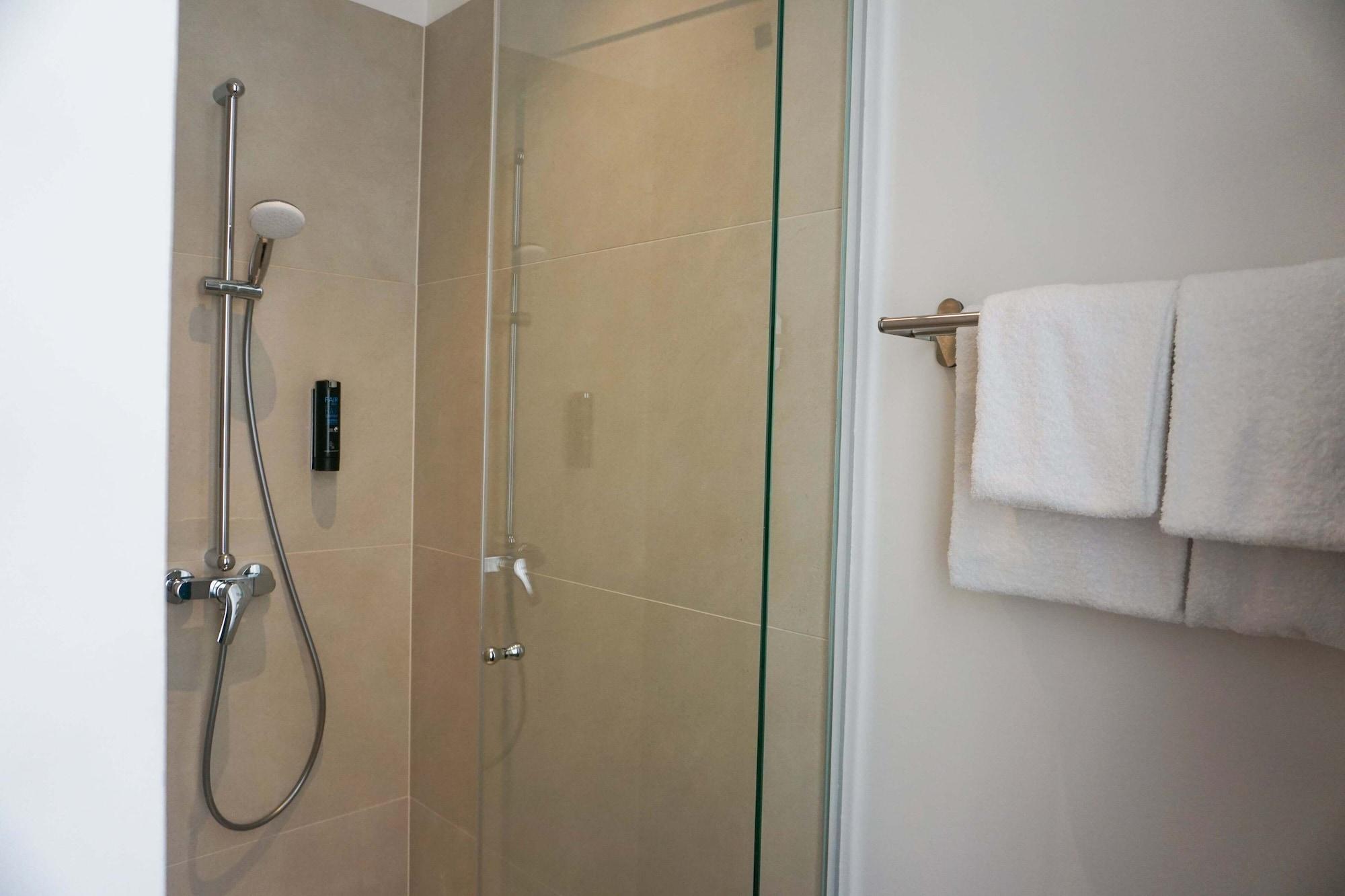 Dauntown Rooms - Self Check-In Wina Bagian luar foto