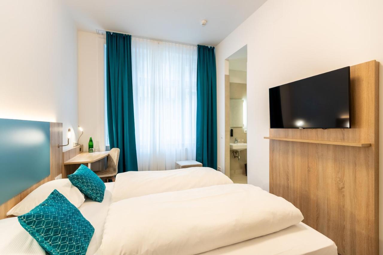 Dauntown Rooms - Self Check-In Wina Bagian luar foto