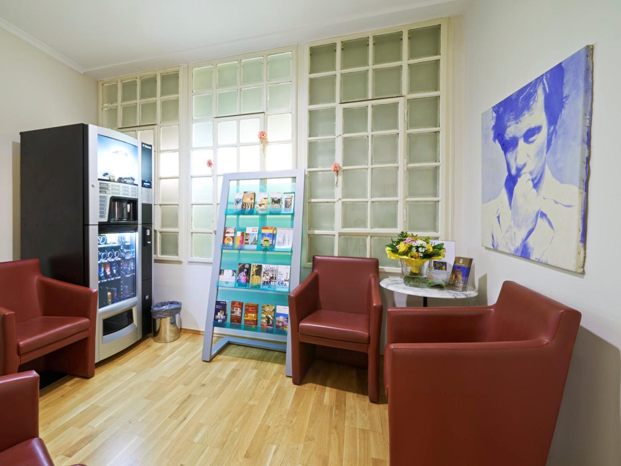Dauntown Rooms - Self Check-In Wina Bagian luar foto