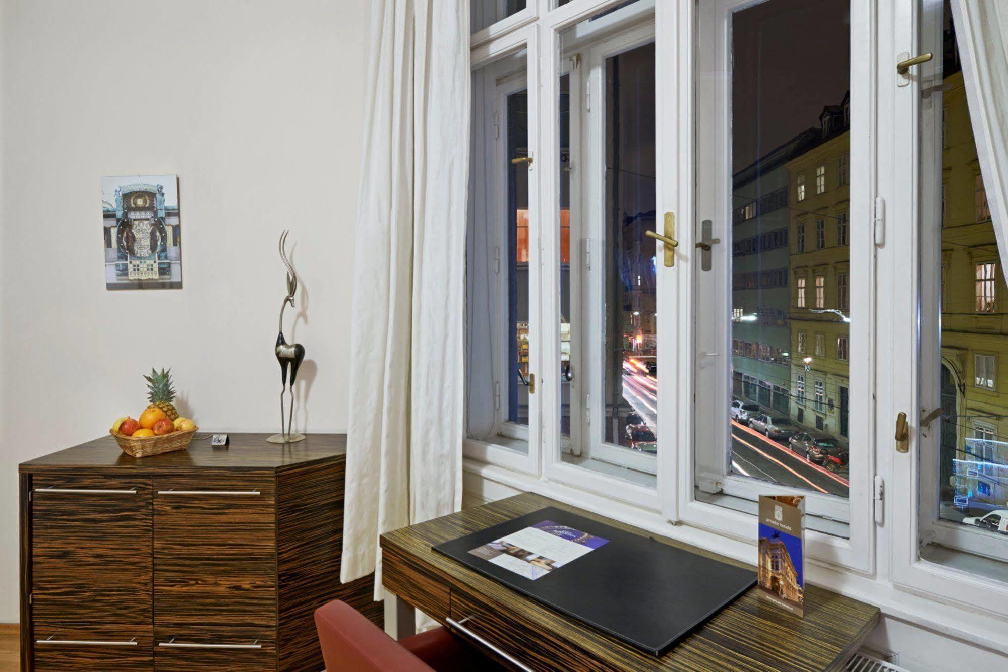 Dauntown Rooms - Self Check-In Wina Bagian luar foto