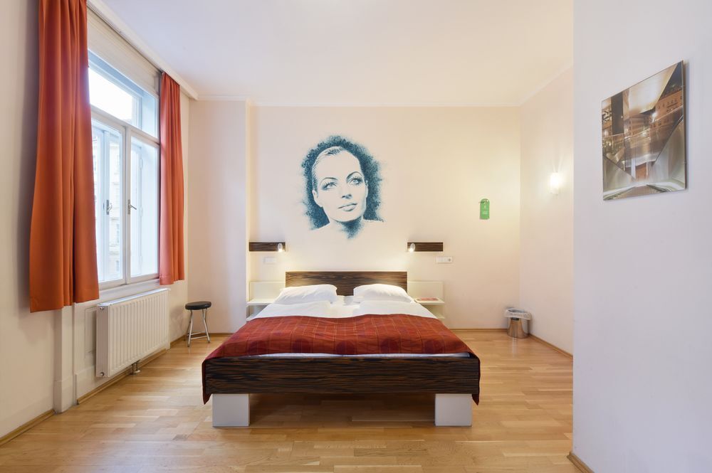 Dauntown Rooms - Self Check-In Wina Bagian luar foto