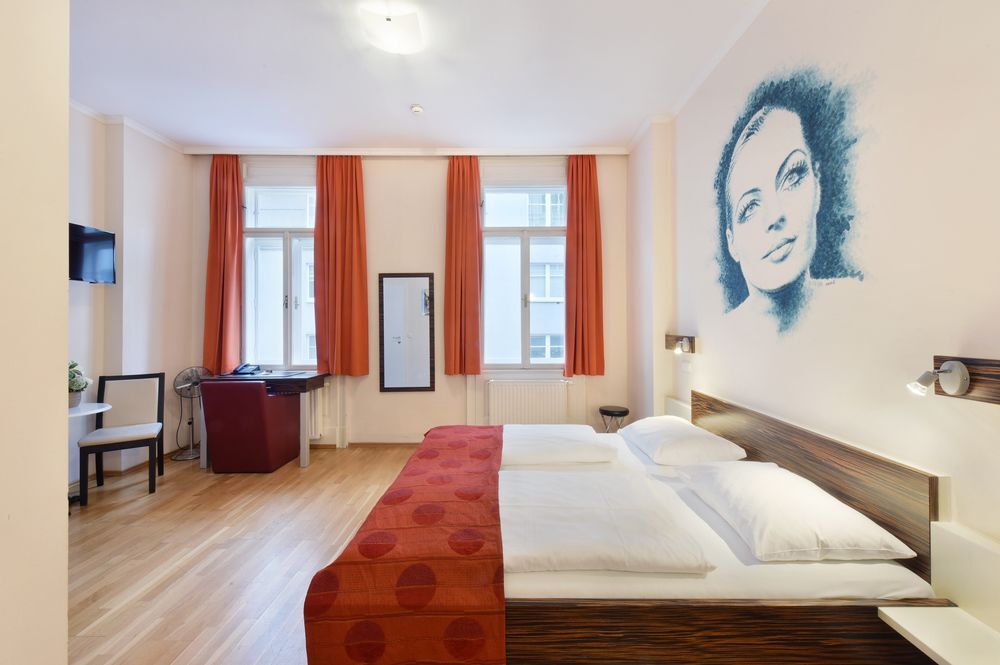 Dauntown Rooms - Self Check-In Wina Bagian luar foto